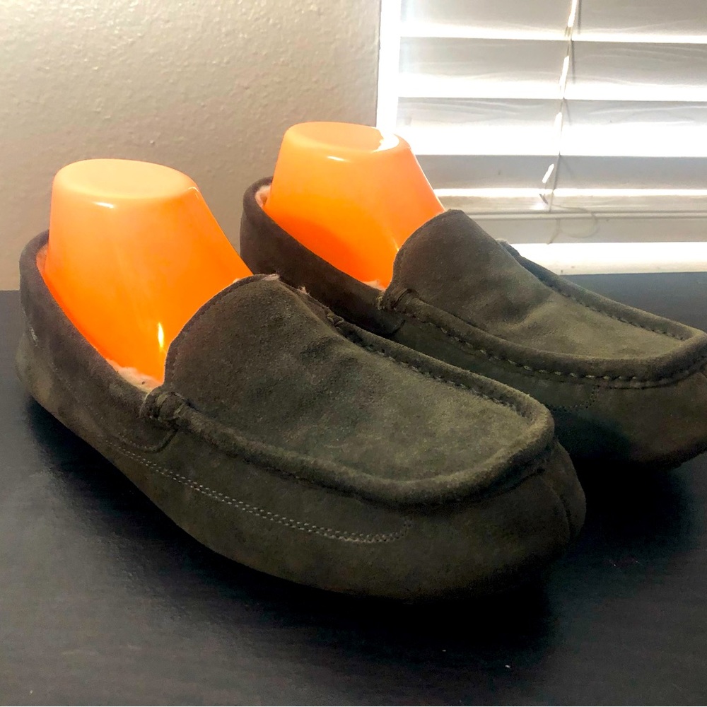 Amazone Essential Women’s Gray Faux Fur Suede Slip On Shoes Size 9